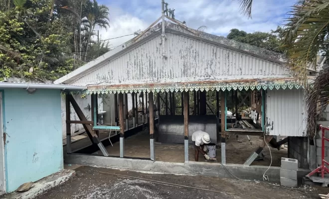 RENOVATION D4UNE VIEILLE BATISSE EN BOIS  SUR SAINT-DENIS, Saint-Paul, Fernand Enduits Réunion