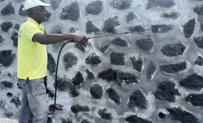 RENOVATION  ET TRAITEMENT  DES JOINTS  D'UN MUR EN MOELLON EN BORDURE DE MER, Saint-Paul, Fernand Enduits Réunion